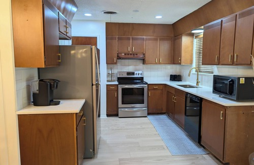 Clovis House | Charming Clovis Retreat: Central Location, Modern Amenities, Cozy Style