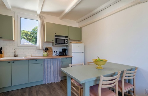 La Roque-sur-Pernes Condo | Charming cottage 4 people in a tourist residence
