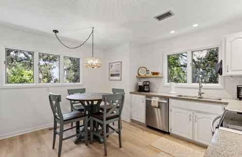 Fernandina Beach House | Charming Coastal Retreat sleeps up to 9