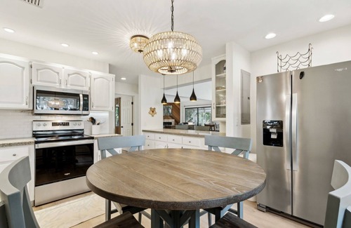 Fernandina Beach House | Charming Coastal Retreat sleeps up to 9