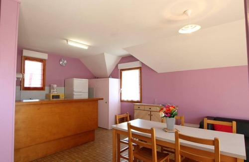 Surtainville Cottage | Charming Coastal Home, WiFi, Pet Friendly, Private Courtyard, 200m from Sea