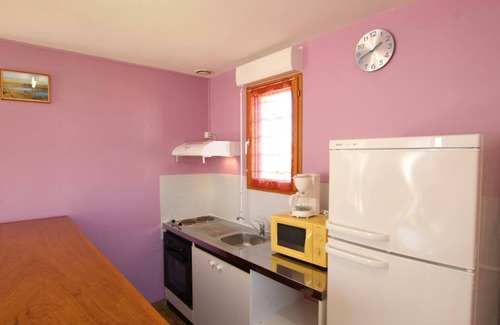 Surtainville Cottage | Charming Coastal Home, WiFi, Pet Friendly, Private Courtyard, 200m from Sea