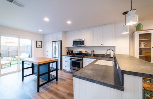 Cardiff-by-the-Sea House | Charming coastal home in Cardiff-By-The-Sea, CA. Close to Beach, Hiking, & More!