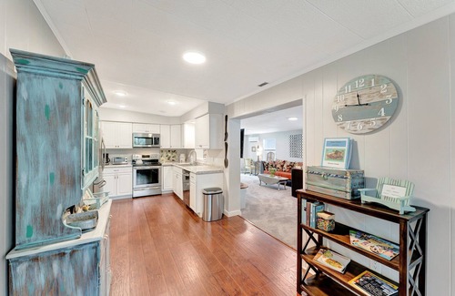 Largo House | Charming Coastal House Near Beaches