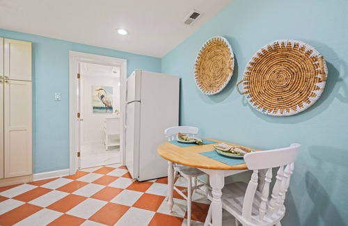 Historic Downtown Manteo House | Charming Coastal Retreat in Manteo – Newly Remodeled & Ready for Your Stay!