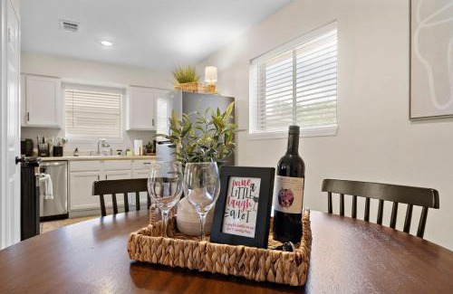 El Lago House | Charming Coastal Retreat in Seabrook TX