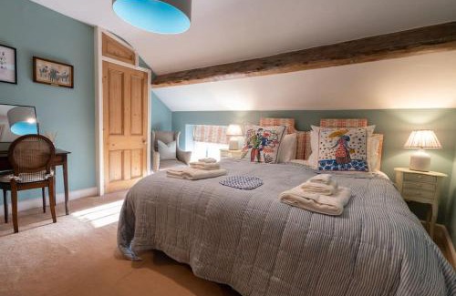 Baslow House | Charming Coates Cottage