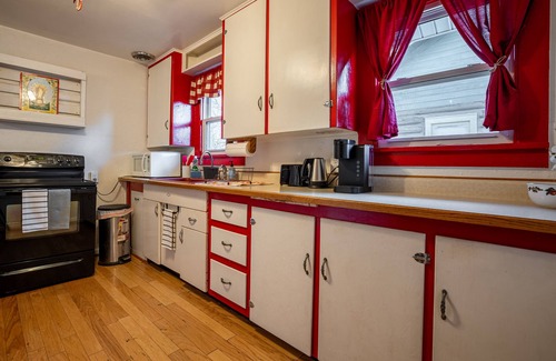 Cody House | Charming Cody Home - sleeps 5, walking distance to downtown!