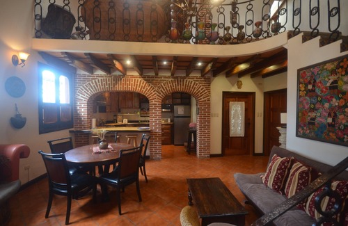 Antigua Guatemala House | Charming Colonial house with the comforts of a modern home.