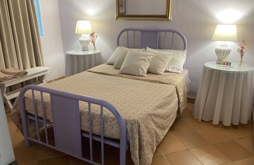 Minca Other | Charming Color Rooms with Shared Bathrooms