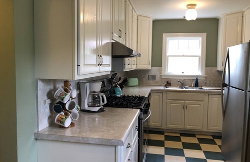 Glenwood Springs House | Charming, Comfortable, Centrally located home 4 +2 1/2 (Sleeps 7)