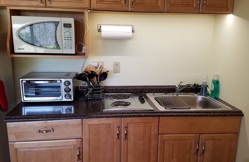 West Dennis Condo | Charming, Comfortable 1-bedroom Condo with Pool Near Bass River