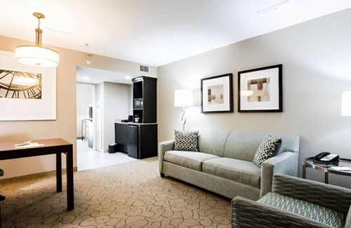 White Station House | Charming & Comfortable King Suite! Pet-Friendly