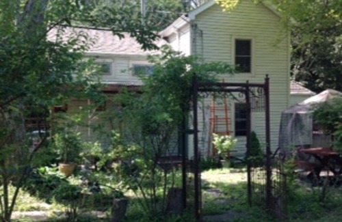 Kingston House | Charming, Comfy House in Woodstock