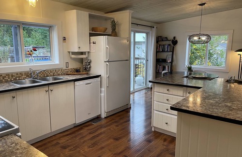 Comox House | Charming Comox Retreat: Pool, Jacuzzi, Near Beach, Parks and Pub