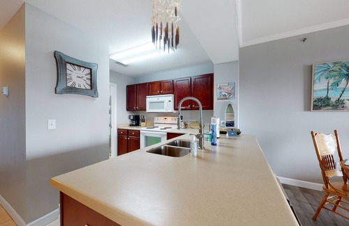 Waterside Village Condo | Charming Condo at Waterside with Shared Pool, Hot Tub, Free WiFi, and AC