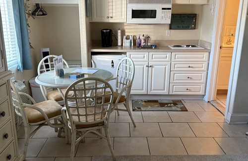 North End Condo | Charming condo in the heart of Ocean City with WiFi, AC and Pool.