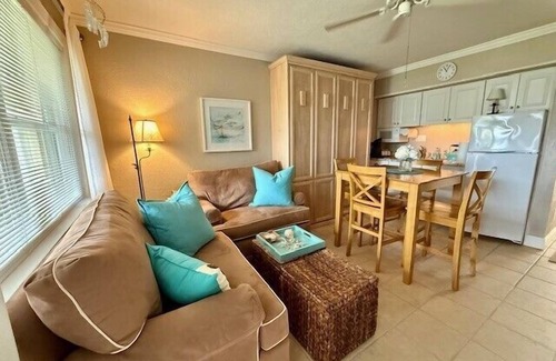 Stone Harbor Condo | charming condo just three blocks from the beach