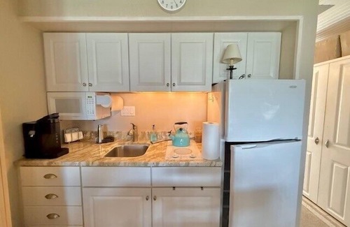 Stone Harbor Condo | charming condo just three blocks from the beach