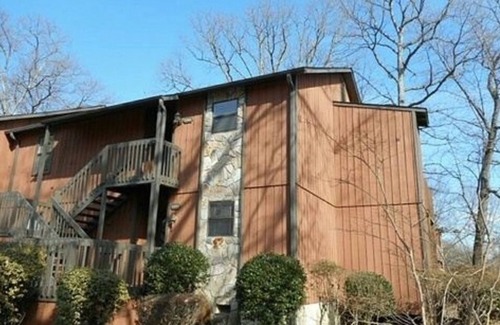 Winston - Salem Apartment | Charming Condo Near WFU, Full Kitchen, Strong WiFi, Charming condo near WFU, full kitchen, strong Wi