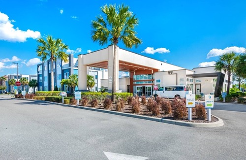 Reunion Condo | Charming Condo near Disney with Resort & Waterpark Access - B28-216