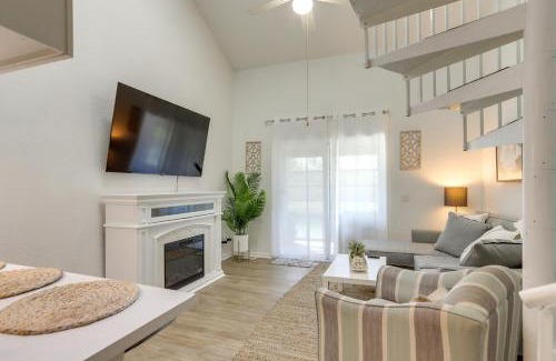 Oak Harbor Apartment | Charming Condo on Lake Erie with Community Pool