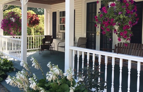 Marble Dale House | CHARMING CONNECTICUT HOUSE! Gateway to New England. In foothills of Berkshires