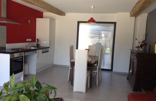 Moutiers Cottage | Charming Contemporary Farm Gîtes in Scenic Beauce Village, Private Garden & Parking