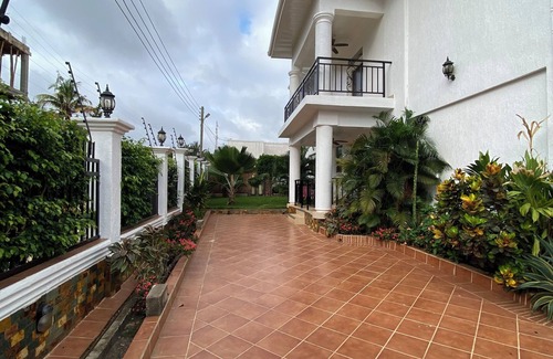Kumasi House | Charming, contemporary house in the heart of Santasi,Kumasi.Perfect for getaway