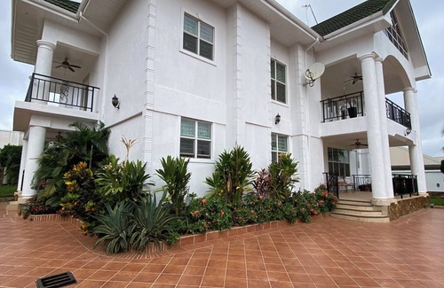 Kumasi House | Charming, contemporary house in the heart of Santasi,Kumasi.Perfect for getaway