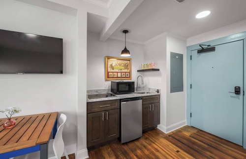 Conway Condo | Charming Conway Loft in Downtown Conway