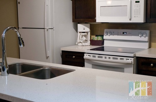 Oro-Medonte Resort | Charming Copeland 1-bed Condo + patio + hot tub