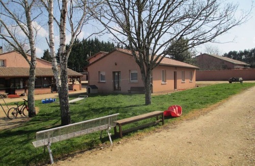 Montpon-Menesterol House | Charming cottage for 6 people in a green setting