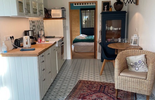 Bernieres-sur-Mer House | Charming cottage with garden and wood-burning stove 250 m from the beach