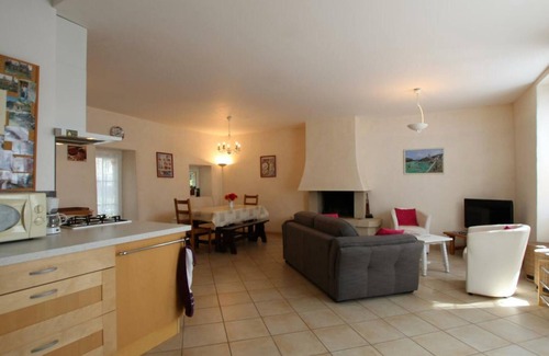 Les Loges-Marchis Cottage | Charming Cottage: Fireplace, Bright Interior, Baby Equipment, Garage, Pet-Friendly, Ideal Location