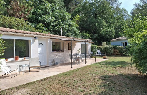 Simiane-Collongue House | Charming cottage with view and garden, 20 min from Aix and Marseille!