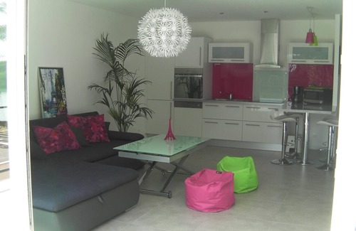 Villeneuve-le-Roi Apartment | Charming cottage by the Seine