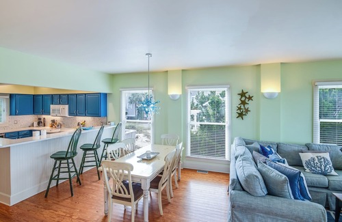 Flora's Bluff House | Charming cottage nestled high on the dune ridge w/both clubs!