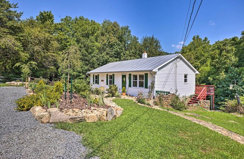 Nellysford Cottage | Charming Cottage < 10 Mi to Wineries & Skiing!