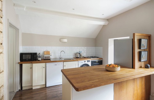 Batheaston Cottage | Charming cottage 2 miles from Bath City Centre