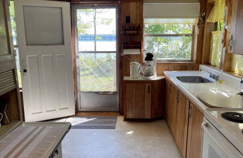 Head Lake House | Charming Cottage: Affordable, Accessible, Close to GTA!