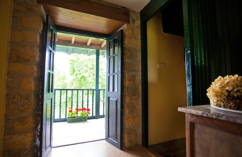 Vallobal Cottage | Charming cottage and wonderful views of Picos de Europa.