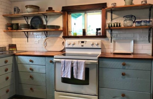 Luray House | Charming cottage at the foot hills of the Shenandoah National Park