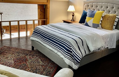 Livonia Cottage | Charming cottage at the cove!