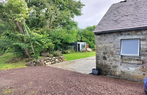 Knockaderry Cross Roads Cottage | Charming cottage beside Wicklow Way
