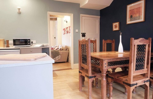 Youlgreave Cottage | Charming cottage by a stream with trails from the doorstep in the peak district