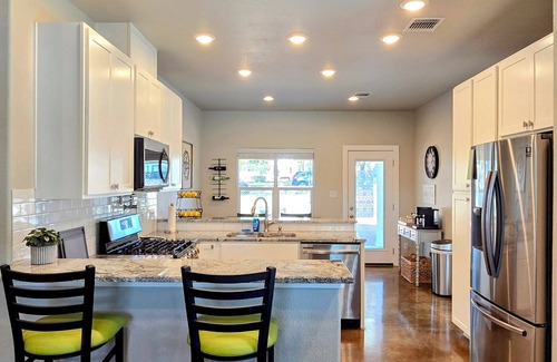 Blanco House | Charming cottage centrally located in the heart of Blanco Texas.