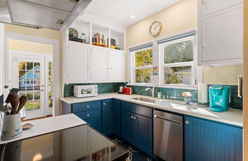 Mount Shasta Cottage | Charming Cottage Downtown