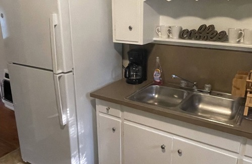Fayetteville Cottage | Charming Cottage Five miles from U of A campus