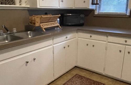 Fayetteville Cottage | Charming Cottage Five miles from U of A campus